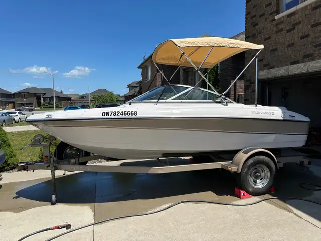 2006 Four Winns Horizon 180 in Powerboats & Motorboats in Leamington - Image 2