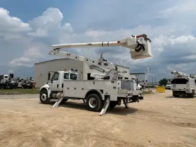 2018 International 4300 Cummins 6.7L Diesel Automatic 64,000 miles Altec AA55 Bucket Non overcenter...