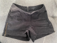 Women shorts (Zara, Aritzia)