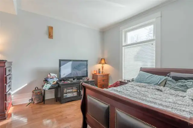 2 Bedroom, 1 Full Washroom Unit! Available ASAP! in Long Term Rentals in Peterborough - Image 9