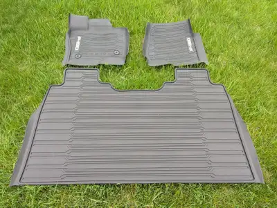 2023 Ford F-150 Floor Liner – Tray Style Mats EXCELLENT CONDITION Located in Moonstone! Please text...