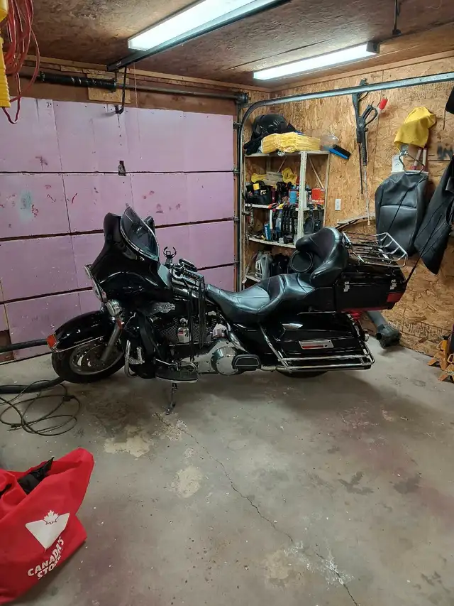 2005 Electra glide ultra classic in Touring in Regina - Image 11