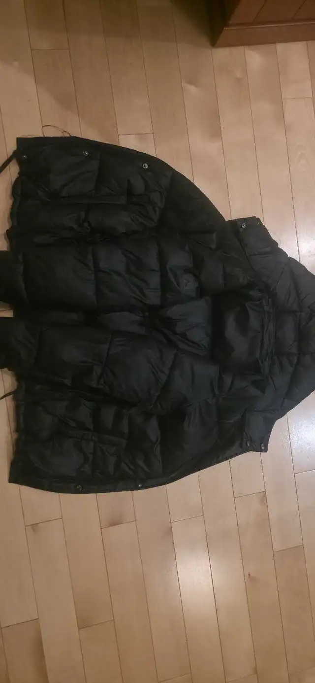 Mc Kinley hooded puffer jacket XS/TP in Women's - Tops & Outerwear in City of Montréal - Image 3