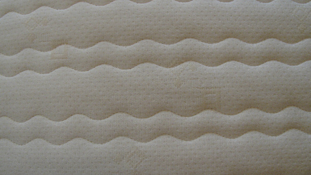 Sears-O-Pedic King Size Visco Foam Topper Made in Canada in Health & Special Needs in Saint John - Image 2