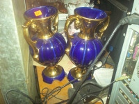 deux beau vases italien vintage 60$ chaque et je peux poster