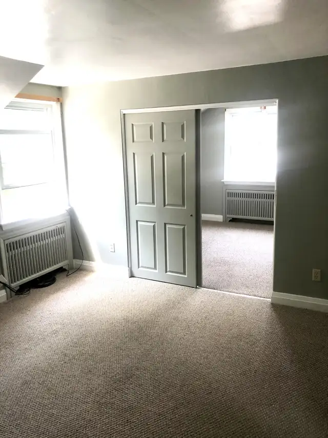PORT COLBORNE – Quiet 2 Bedroom   Den Apartment