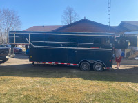 2004 Royal Gooseneck Horse Trailer