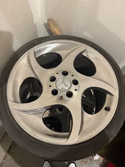 Extremely rare mercedes alphard rims. Some minor curb rash. Comes with tires. Only set in Alberta i’...