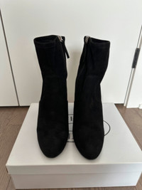 Steve Madden Black Suede Boots for Sale, Size 8.5