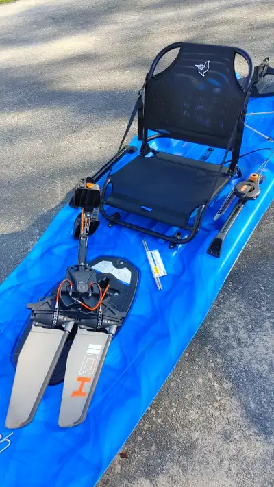 pelican peddle kayak in almost new condition