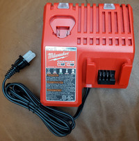 Milwaukee M12 and M18 12V/18V Lithium-Ion Multi-Voltage Charger