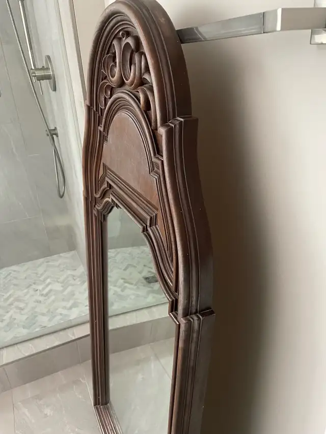 Gorgeous Mirror in Other in Edmonton - Image 3
