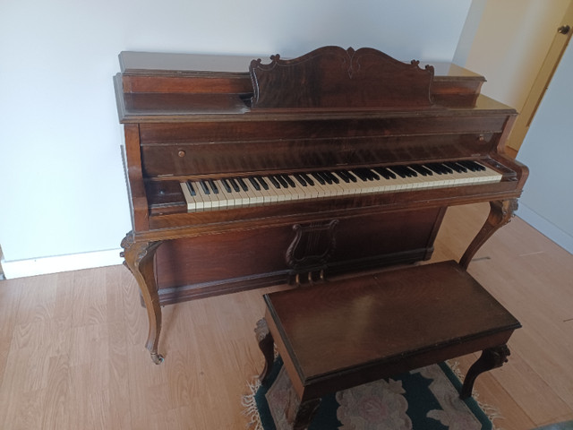 Antique piano for sale, only $100 in Pianos & Keyboards in Edmonton - Image 3