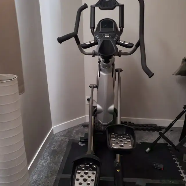 Bowflex Max Trainer M7 - OBO in Exercise Equipment in Edmonton - Image 5