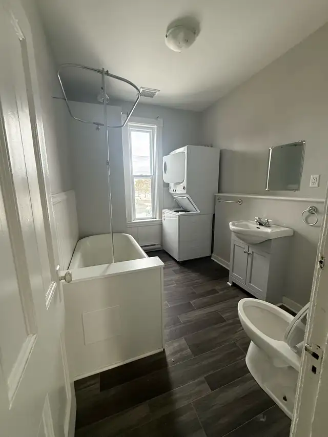 4 Bedroom Apartment in Long Term Rentals in Saint John - Image 4
