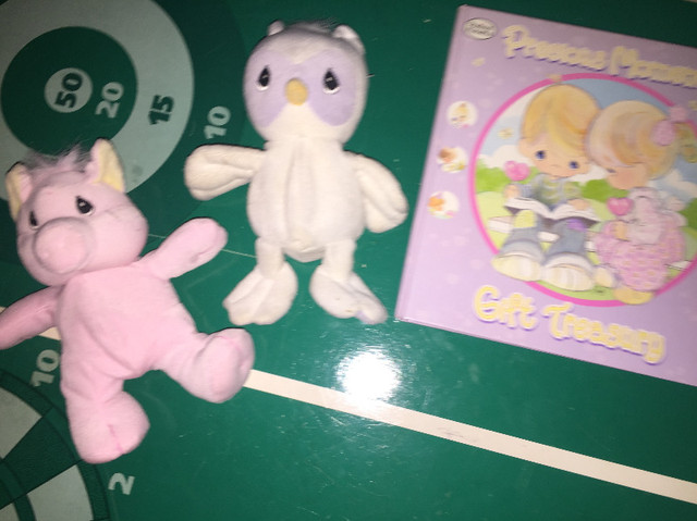 Precious Moments Collection Book Beanies Owl Pig Goose Sweet Lot in Arts & Collectibles in Barrie - Image 2