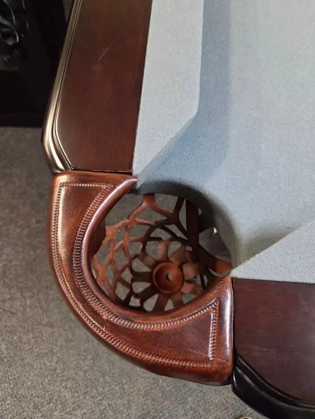 Table de billard usagée Majestic Ascot 8' Foot used Pool Table in Toys & Games in Ottawa - Image 5