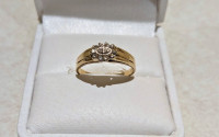 Women's 14K Gold Diamond Ring / Bague 14K Or avec Diamants
