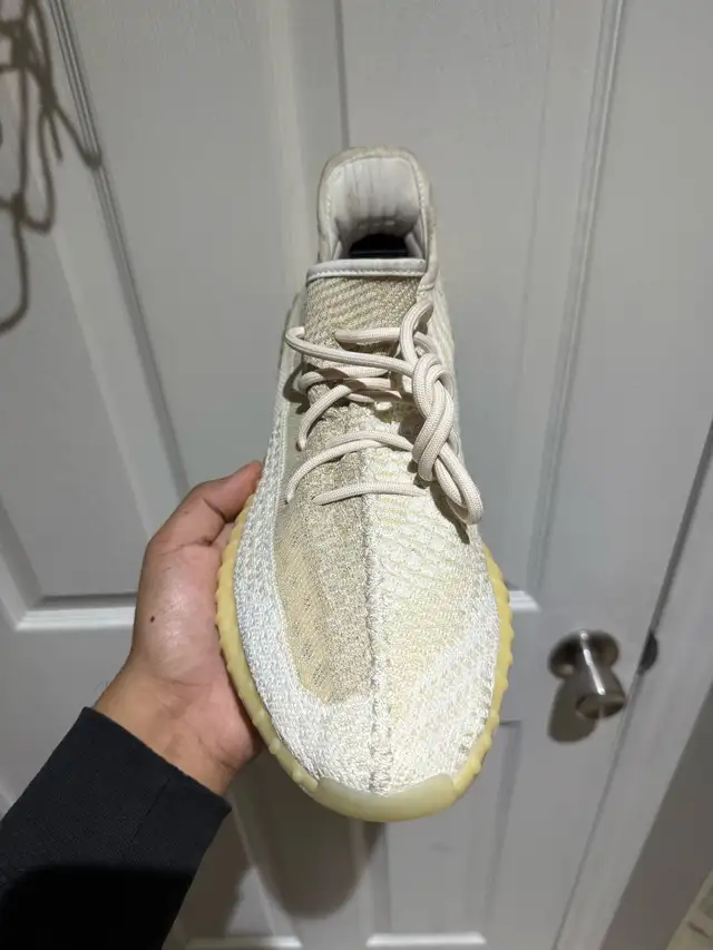 Yeezy 350 Nutural  in Men's Shoes in Mississauga / Peel Region - Image 4