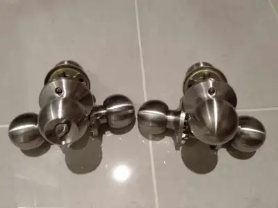 RABAIS 50% OFF: 4 poignées porte NEUF, NEW 4 door handles, View more