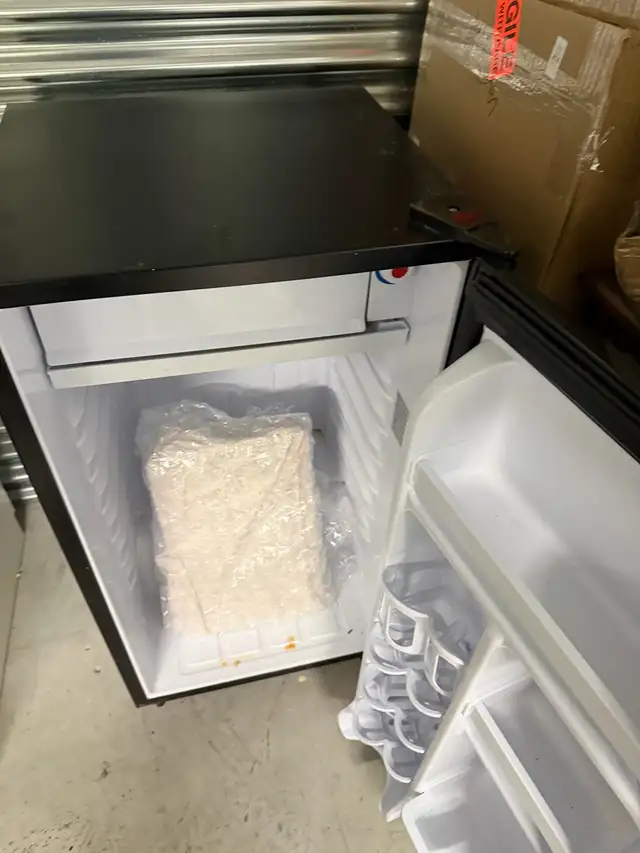 Danby Compact Refrigerator64840232306435121