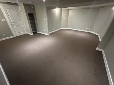 This Roomy 1 Large bedroom 1 office area plus large bonus room is close to wye Road in Sherwood Park...