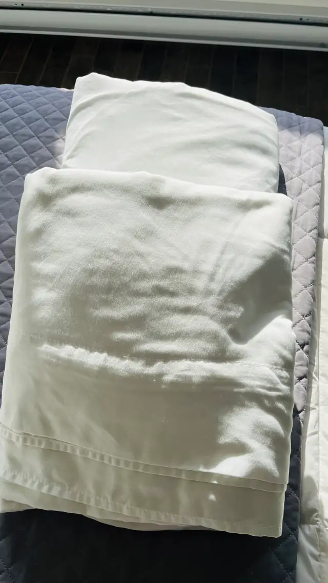 2 draps pour lit double in Other in Longueuil / South Shore - Image 3