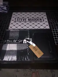 Steve Madden scarf & wallet set