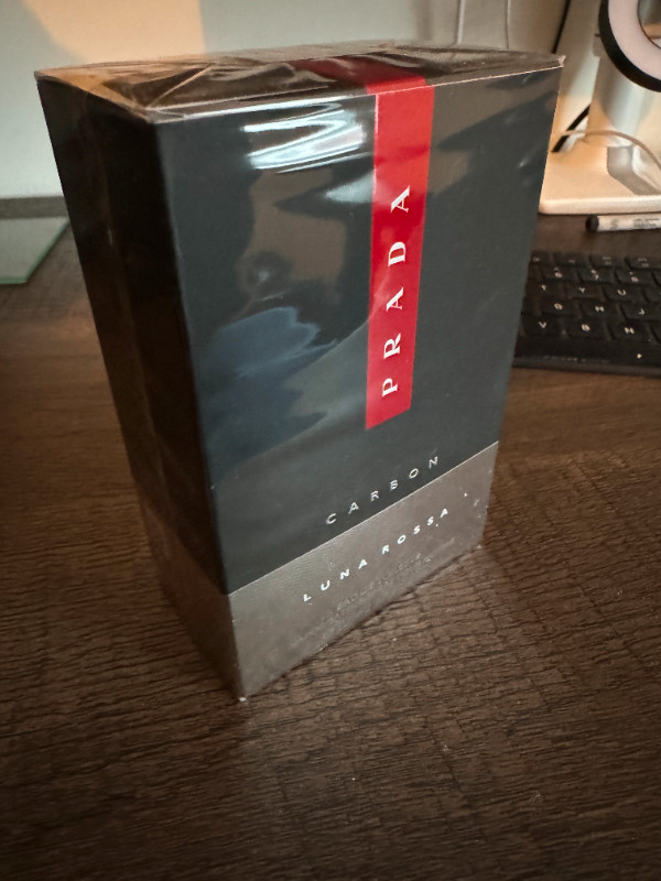 Prada Luna Rossa Carbon - Eau de Toilette / Mens Cologne dans Santé et besoins spéciaux  à Ville de Montréal