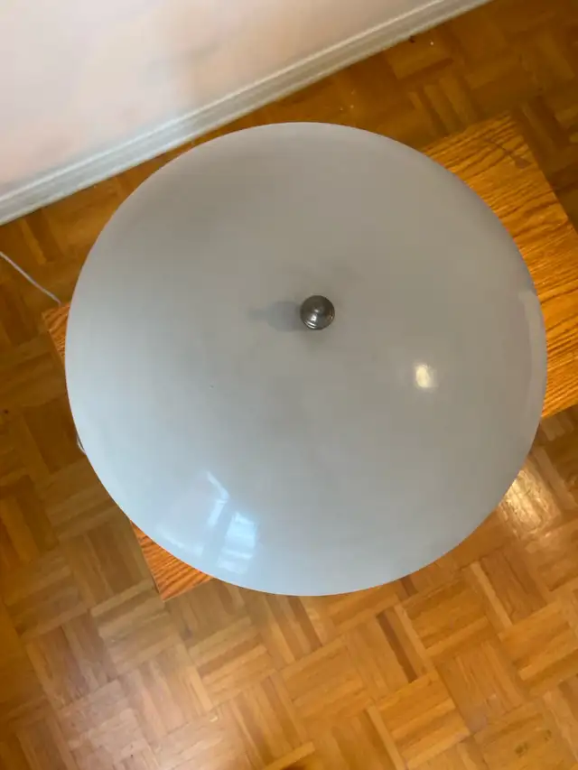 Vintage Mid-Century Modern- Style Table Lamp in Indoor Lighting & Fans in City of Montréal - Image 3