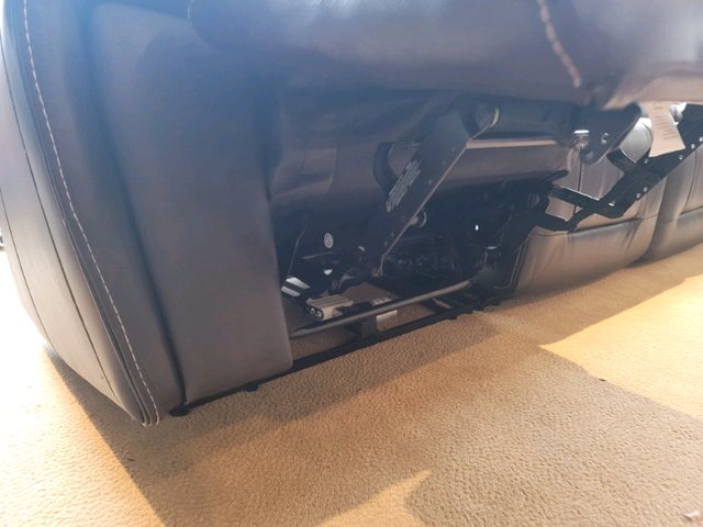 BRAND NEW LEATHER   SOFA SET WITH POWER  RECLINERS/HEADRESTS in Chairs & Recliners in Mississauga / Peel Region - Image 10