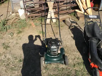 Craftsman 21” deck 6 hp Tecumseh new blade . Runs good. $100