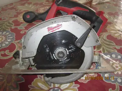 Scie Ronde MILWAUKEE 6 1/2" a batteries 18V, View more
