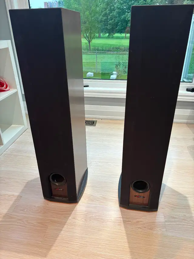 Polk Audio R50 Floorstanding Tower Speakers in General Electronics in Mississauga / Peel Region - Image 2