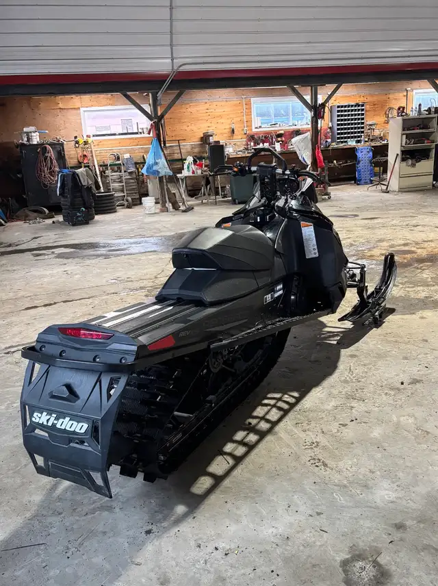 Skidoo backcountry renegade 600 etec in Snowmobiles in Ottawa - Image 4