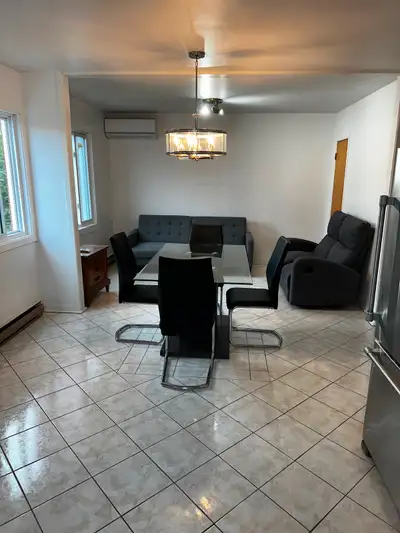 Chambre à louer -Room for rent à lasalle Montréal.