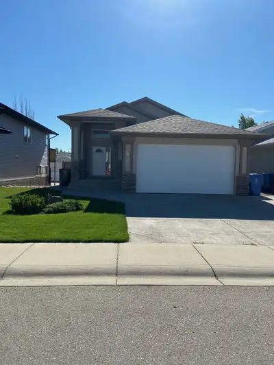 4 BEDROOM WESTSIDE HOUSE with garage located on Westside