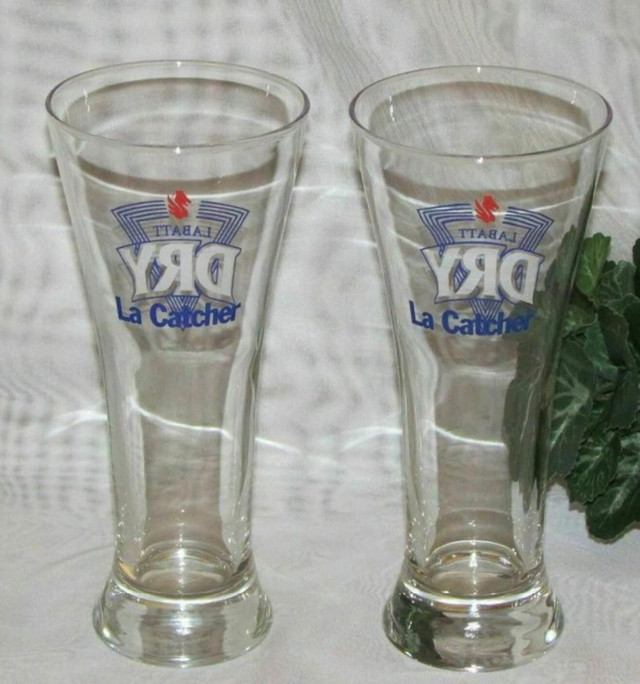 Labatt Dry Pilsner Glasses X2 Barware in Kitchen & Dining Wares in Sudbury - Image 2