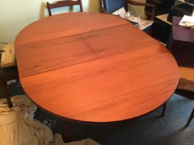 Vanson teak dining set in Dining Tables & Sets in City of Toronto - Image 4