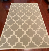 5'1" X 8' (154x244cm) 100% Viscose Pile Area Rug