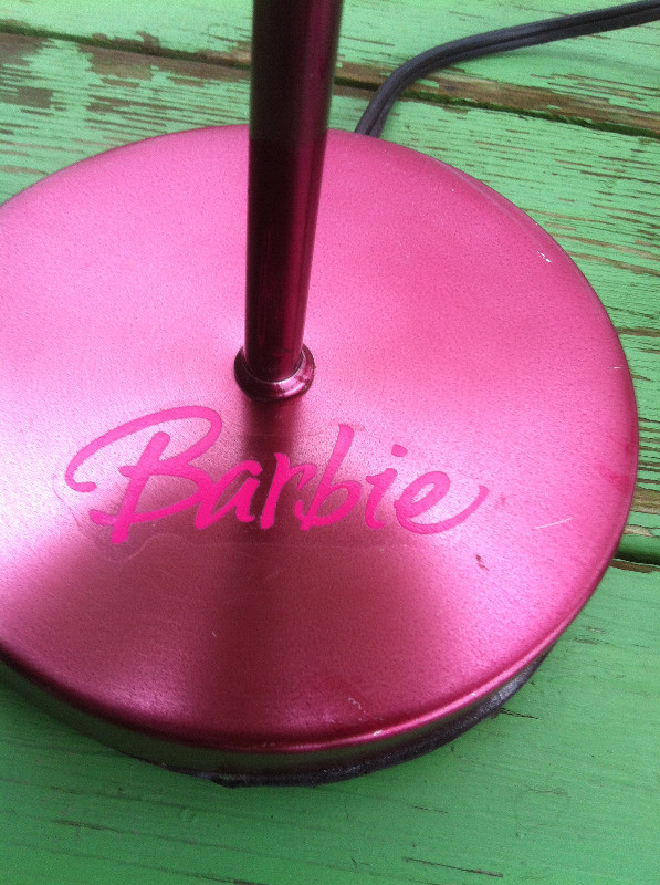 Lampe Barbie sur pied chambre d'enfant Mattel kid bedside lamp dans Éclairage intérieur et plafonniers  à Drummondville - Image 3