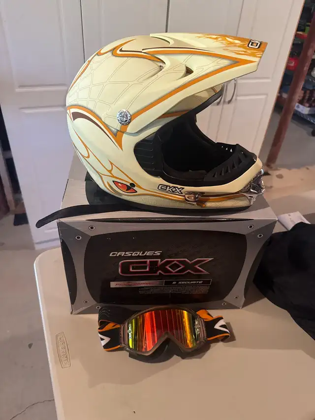 CKX Helmet in Motorcycle Parts & Accessories in Mississauga / Peel Region - Image 2