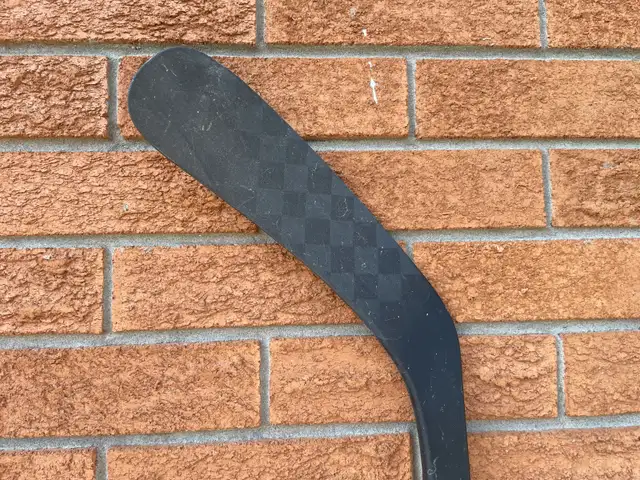 Hockey Stick in Hockey in Belleville - Image 7