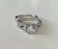 14 k 1.52 ct diamond engagement ring and Vera Wang band band 