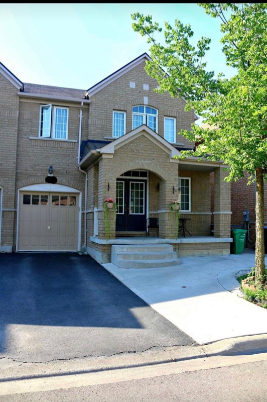 Room for rent Room Rentals & Roommates Mississauga / Peel Region