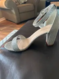 Size 8 1/2 Silver Prom/Grad shoes