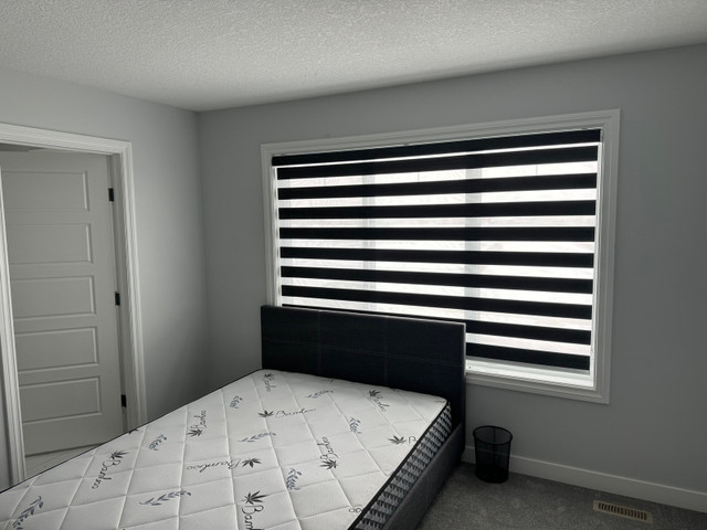 Blinds & wallpapers  in Other in Calgary - Image 2