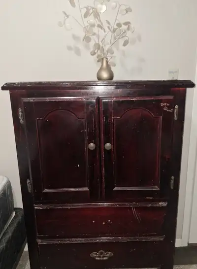 Private furnished room for rent. Non-smoker, one person only. Internet, laundry, parking, all utilit...