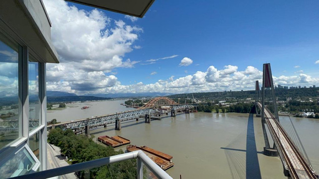 Waterfront high floor corner unit downtown New Westminster  in Long Term Rentals in Richmond - Image 2