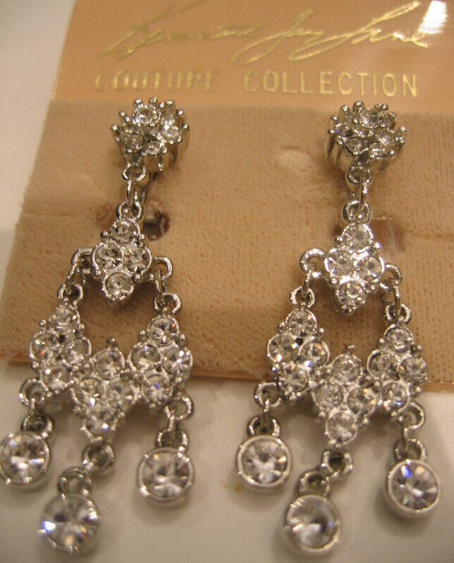 NEW "KENNETH JAY LANE COUTURE" CRYSTAL CLIP EARRINGS in Jewellery & Watches in Hamilton - Image 2